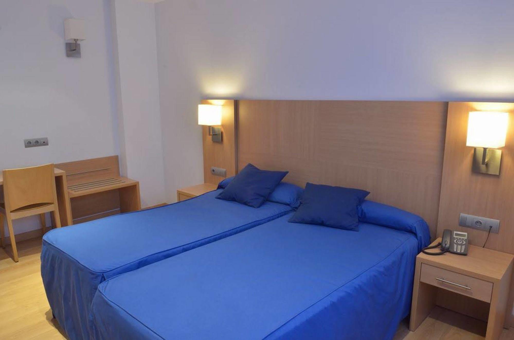 Hotel Del Port Sant Carlos de la Ràpita Exteriör bild