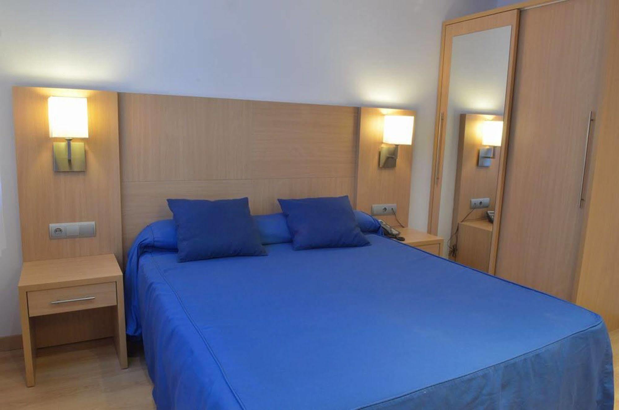 Hotel Del Port Sant Carlos de la Ràpita Exteriör bild